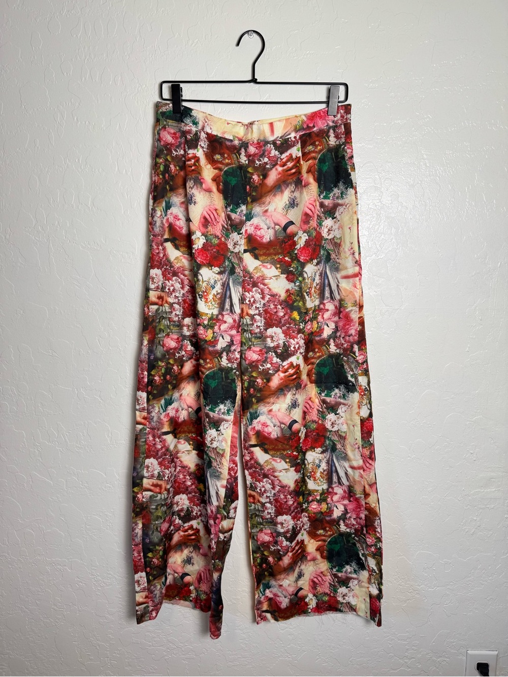 PrettyLittleThing Rose Femme Renaissance Print Wide Leg Satin Pants Trousers - Picture 3 of 12